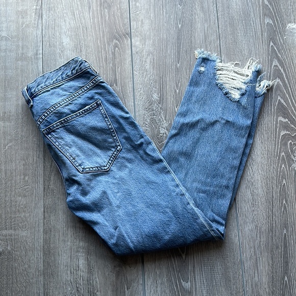 ✨We The Free Cropped Jeans✨ - Picture 4 of 5